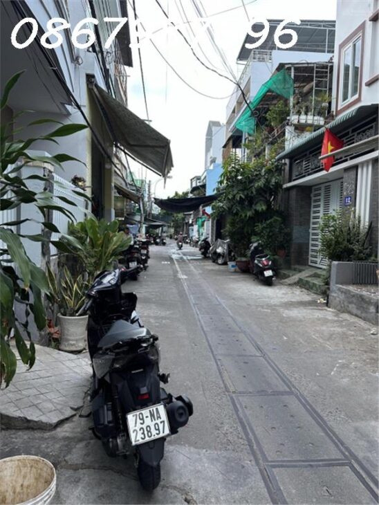 Bán nhà 01 trệt 01 mê giả, mặt tiền Đường Tân Trang, phường vạn Thạnh, TP Nha Trang DT: 60,5m2