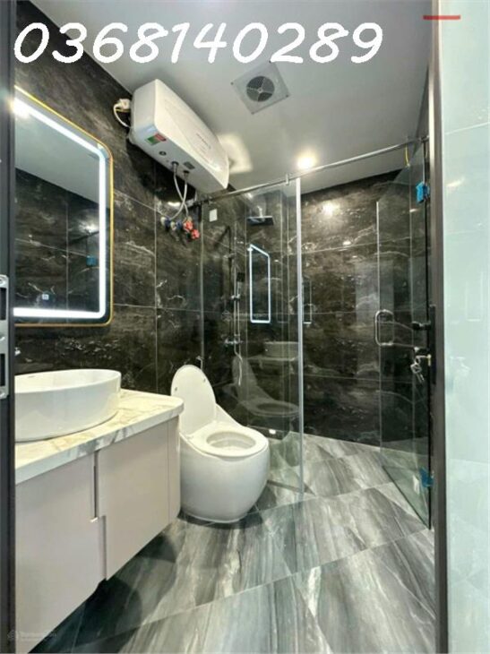 xe con đỗ cửa ngõ Ngày Đêm 42m2, 4,79 tỷ ngôi nhà Ngô Gia Tự, Thượng Thanh, Long Biên, Hà Nội