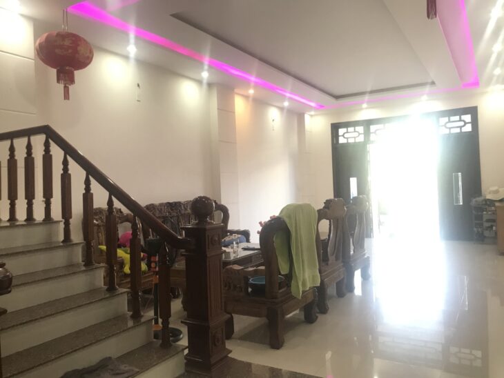 Bán gấp nhà MT Vũ Hữu, Hải Châu, 90m2, 3 tầng, Đường 7m5, Giá chỉ 8.9 tỷ TLCC.