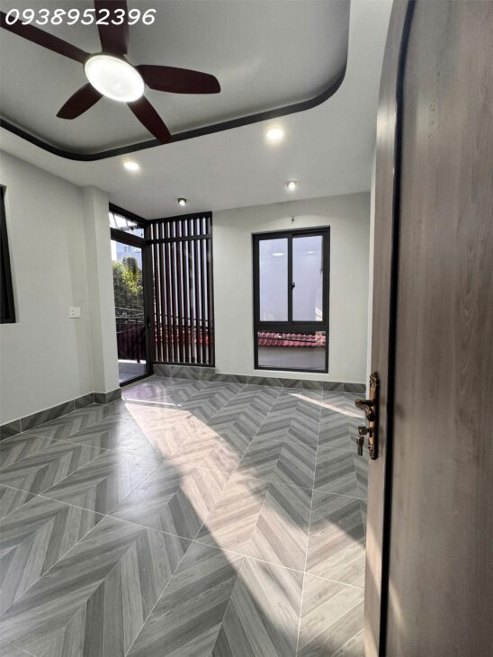 BÁN NHÀ HẬU GIANG, QUẬN 6, SIÊU PHẨM 3 TẦNG LUNG LINH ĐÓN TẾT – NGANG KHỦNG 7.3M – HẺM TRƯỚC NHÀ