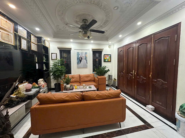 NHÀ MỚI PHỐ SÀI ĐỒNG – LONG BIÊN,32M2,6 TẦNG, MẶT TIỀN 6.8M, 7.5 TỶ.