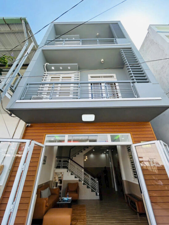 BÁN NHÀ BỀ NGANG HƠN 6M, 2 LẦU CÓ SÂN THƯỢNG, KHU KHÔNG NGẬP NƯỚC, LH EM XEM NHÀ NGAY 0333295552