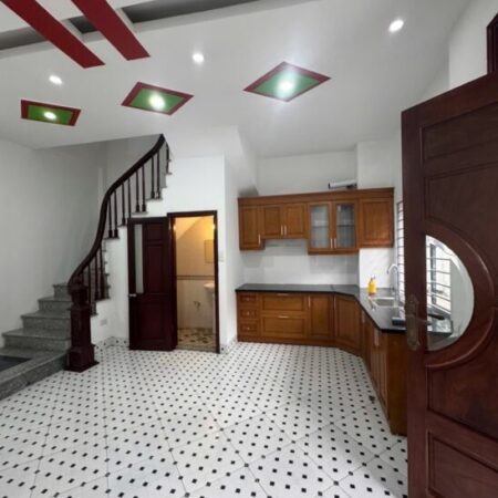 BÁN NHÀ PHỐ TRẦN PHÚ, Ô TÔ ĐỖ CỬA, 18m, 4.6 tỷ