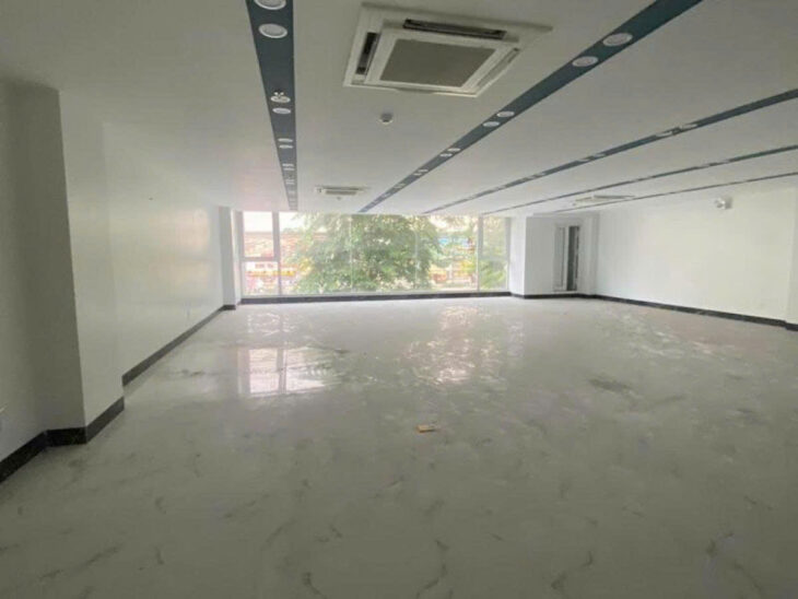 Hiếm mặt phố Võ Chí Công 106m2 mặt tiền 10m vỉa hè 8m, 2 mặt tiền kinh doanh