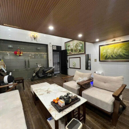 Hạ giá bán nhà đẹp phố Nguyễn Hy Quang 40m2, 4T, MT4.3m ô tô gần công viên