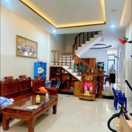 # Mặt Tiền đường 5.5m Hoà Nam gần Bến Xe, 110m2, 3 tầng đúc, mới xây 2 năm, 4.45 tỷ