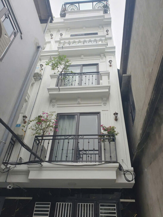 Bán nhà đẹp Ngọc Lâm – Full Nội Thất – oto đỗ cổng – nhỉnh 5 tỷ ( Thương Lượng)