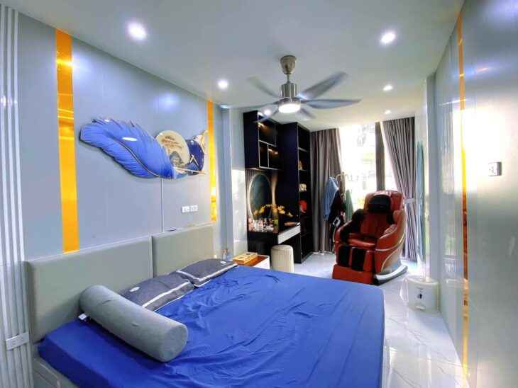 Nhà đẹp phố Trung Kính 36m2, 5 tầng vỉa hè ô tô 2 thoáng kinh doanh tặng full nội thất