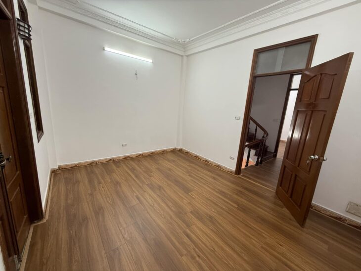 Phân lô phố Vương Thừa Vũ 45m2, 5T, MT4.8m Gara ô tô nhà đẹp trung tâm Thanh Xuân