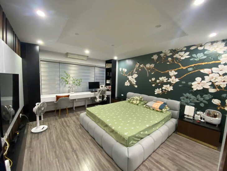 Bán gấp nhà phố Yên Phụ 48m2, 5 tầng cực đẹp tặng full nội thất tiền tỷ gần Hồ Tây