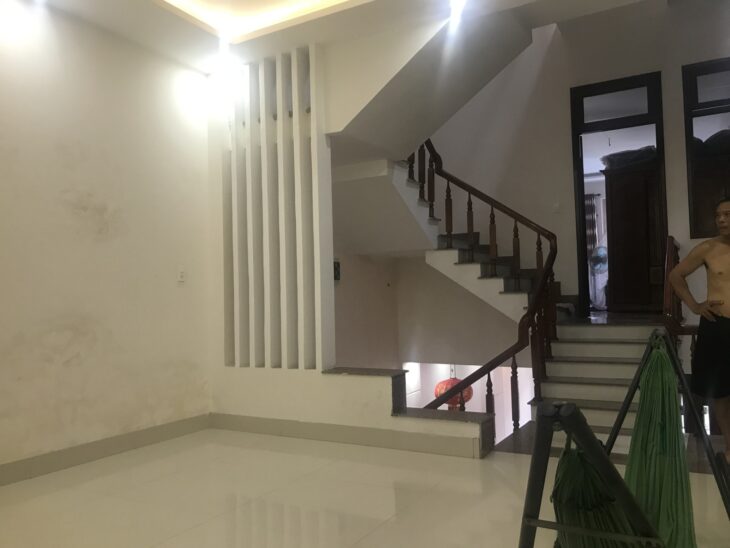 Bán gấp nhà MT Vũ Hữu, Hải Châu, 90m2, 3 tầng, Đường 7m5, Giá chỉ 8.9 tỷ TLCC.