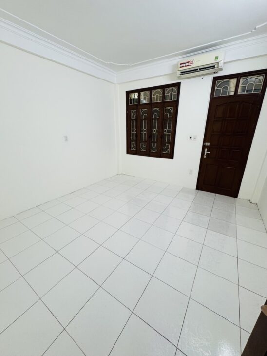 NHÀ ĐẸP ĐÓN TẾT – LÔ GÓC HOÀNG QUỐC VIỆT – 35M2 X 4 TẦNG – 7.2 TỶ – NGÕ BA GÁC