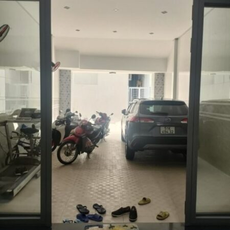 Bán nhà 112m2, 3 tầng, 4PN, 4WC, 7.3 tỷ, Thủ Đức, sổ hồng