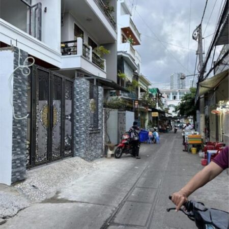 Bán nhà 01 trệt 01 mê giả, mặt tiền Đường Tân Trang, phường vạn Thạnh, TP Nha Trang DT: 60,5m2 Bán nhà 01 trệt 01 mê giả, mặt tiền Đường Tân Trang, phường vạn Thạnh, TP Nha Trang DT: 60,5m2