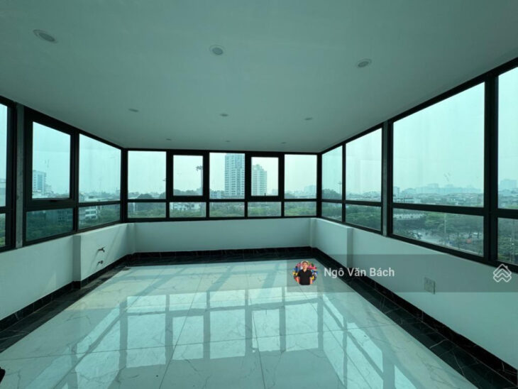 Bán tòa nhà văn phòng phố Hoàng Ngân, dòng tiền 110tr/tháng, vị trí VIP, thông sàn, 65m2 chỉ 32 tỷ