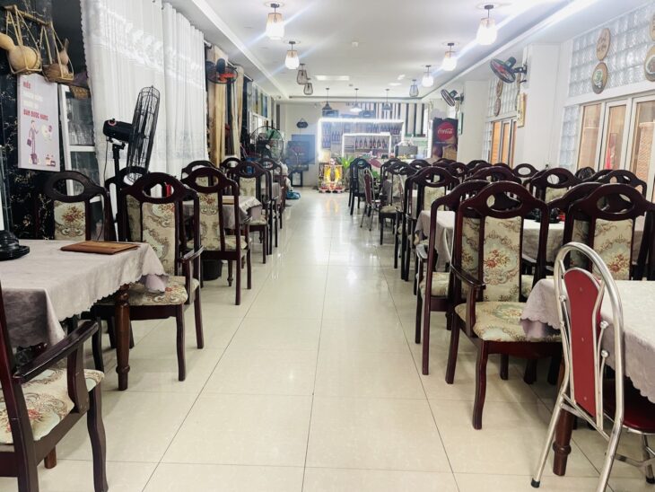 BÁN GẤP TÒA CĂN HỘ KÈM NHÀ HÀNG LÔ GÓC 2 MẶT PHỐ GIÁ SỤP SÀN