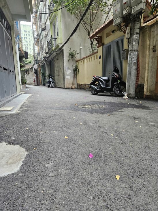 30M RA MẶT PHỐ – NGUYỄN NGỌC VŨ – CẦU GIẤY – 255M2 SỔ ĐỎ – Ô TÔ – NHỈNH 200TR/M2