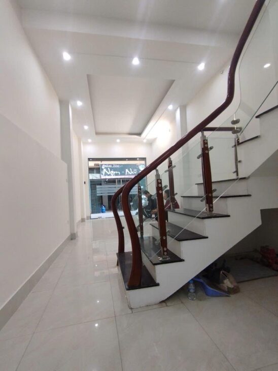 VƯƠNG THỪA VŨ – THANH XUÂN – KINH DOANH ĐA DẠNG – Ô TÔ ĐỖ CỬA – LÔ GÓC – HƠN 12 TỶ