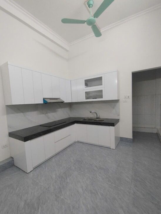 VƯƠNG THỪA VŨ – THANH XUÂN – KINH DOANH ĐA DẠNG – Ô TÔ ĐỖ CỬA – LÔ GÓC – HƠN 12 TỶ