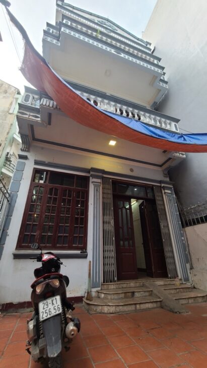 Bán nhà Nguyễn Văn Cừ- Lô Góc- Dân xây – Ô tô bé – 105m2 -mặt tiền 6m 13 tỷ( Thương Lượng)