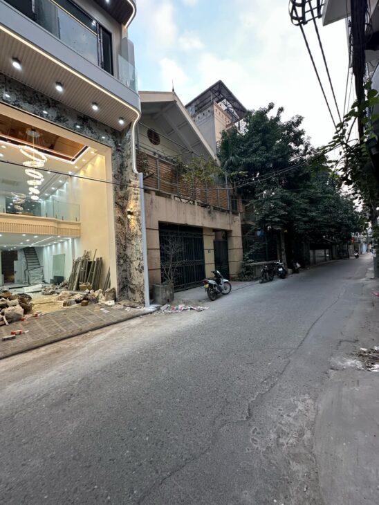 Bán nhà đẹp Ngọc Thuỵ – Ô tô tải – Kinh Doanh- 4 ngủ – 40m2 nhỉnh 6 tỷ