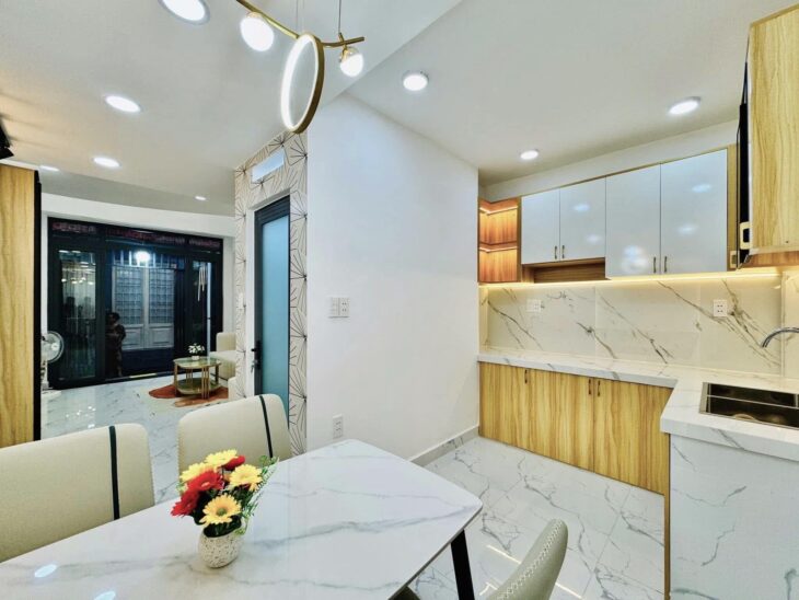 Bán Nhà Phan Đình Phùng 4 Tầng 4 P.Nngủ Khép Kín Nhỉnh 6 Tỉ