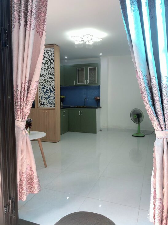 ♥ Nhà lô góc 50m ra MT Hoàng Diệu kiệt thông, gần Chợ Mới, 2 tầng, chắc đẹp ở ngay, 2.1 tỷ