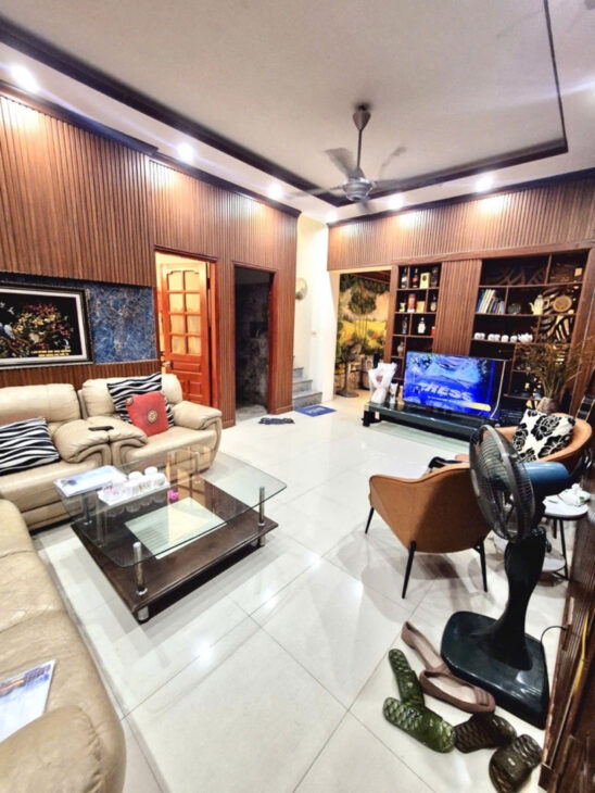 Lạc Long Quân – ô tô vào nhà – 90m mặt tiền 5.4m chỉ 18.x tỷ