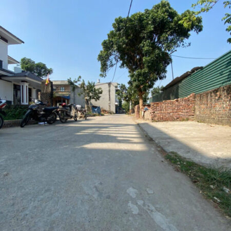 100m đất bìa làng Kính Nỗ, Uy Nỗ, Đông Anh. Mặt tiền 5,38m. Giá 7,8 tỷ có Thương Lượng. 100m đất bìa làng Kính Nỗ, Uy Nỗ, Đông Anh. Mặt tiền 5,38m. Giá 7,8 tỷ có Thương Lượng.