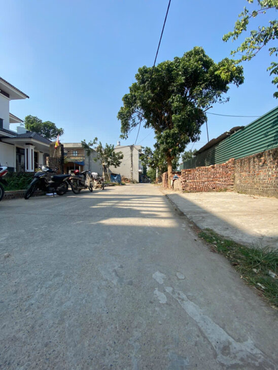 BÁN ĐẤT UY NỖ, ĐÔNG ANH. BÌA LÀNG, ĐƯỜNG Ô TÔ TRÁNH. DT 100M2, MT 5,39M. GIÁ 7,8 TỶ.