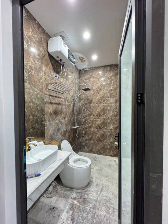 Nhà phân lô tuyến 2 Lê Hồng Phong lô 11, DT 60m 5 tầng Thang Máy, mới tinh, Giá 9.5 tỉ