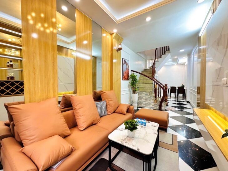 Nhà Đẹp đón Tết giá rẻ 35m2 * 5 tầng * 6 ngủ phố Trương Định – quận Hoàng Mai