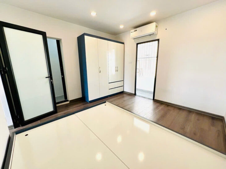 TẬP THỂ QUỲNH MAI 60M2 X 1 TẦNG – 2.6 TỶ – OTO ĐỖ CẦU THANG – KINH DOANH SANG – THANG MÁY