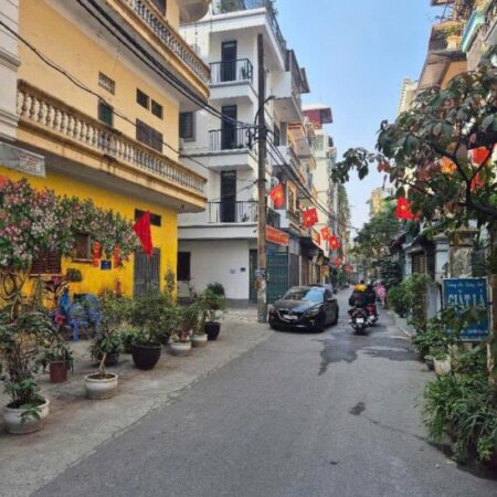 Bán đất Đội Nhân – Ba Đình. Ngõ thông- oto tránh – Khu phân lô Quân Đội . Nhỉnh 5 tỷ