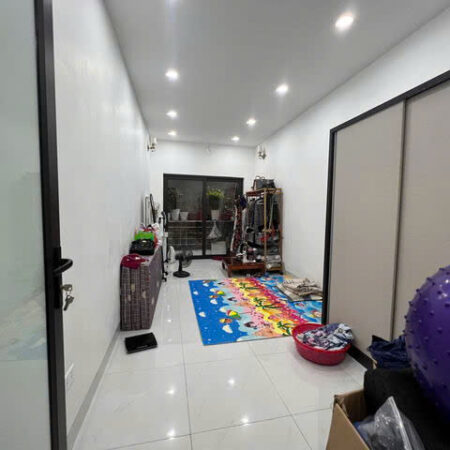 Bán Nhà Đào Tấn, Ba Đình, 5 Tầng Dân Xây, Ô-tô Đỗ Cửa, 35m2, 5.6 Tỷ, Vị Trí Sầm Uất Hiếm