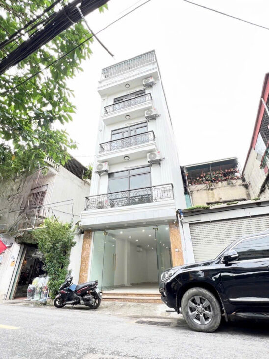 BÁN NHÀ NAM DƯ LĨNH NAM 50M 5 TẦNG NGÕ THÔNG Ô TÔ VAO NHÀ