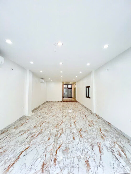 BÁN NHÀ NAM DƯ LĨNH NAM 50M 5 TẦNG NGÕ THÔNG Ô TÔ VAO NHÀ