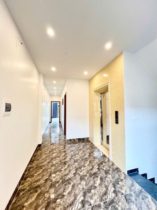 BÁN NHÀ NAM DƯ LĨNH NAM 50M 5 TẦNG NGÕ THÔNG Ô TÔ VAO NHÀ