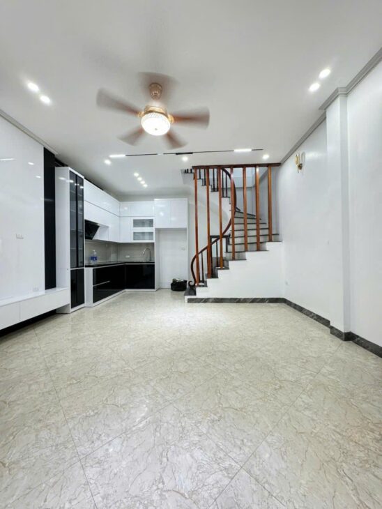 BÁN NHÀ CHIẾN THẮNG HÀ ĐÔNG- OTO ĐỖ – PHÂN LÔ BÀN CỜ – KHU ĐT VĂN QUÁN . DT 36m2 x 5T, MT 4m.