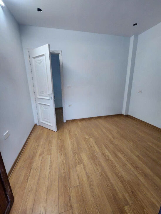 Bán Nhà Lĩnh Nam, 19m 3 Tầng 2 Phòng, Giá 1.68 tỷ Sổ Đổ chung