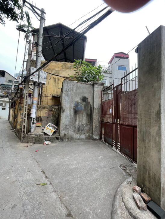 BÁN NHÀ C4- NGỌC THỤY- LONG BIÊN- CẠNH MIPEC- OTO VÀO NHÀ- PHÂN LÔ- 3TY5