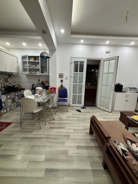 NHÀ MẶT PHỐ NÚI TRÚC – 70M2 X 1 TẦNG – 3.5 TỶ – OTO NGỦ TRONG NHÀ – KINH DOANH LUXURY – THANG MÁY