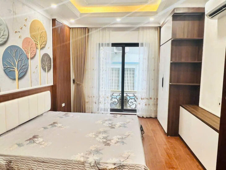 NHÀ MỚI ĐẸP LUNG LINH – FULL NỘI THẤT 5* – LÔ GÓC – Ô TÔ 15M – Lạc Long Quân 34 m, 4 T, MT 3.5m 7.6