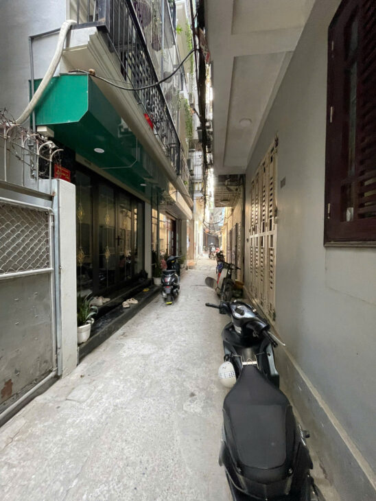 Bán nhà cạnh TIME CITY, 50m2, ngõ ba gác tránh, thông, nở hậu, hai thoáng, 7.x tỷ