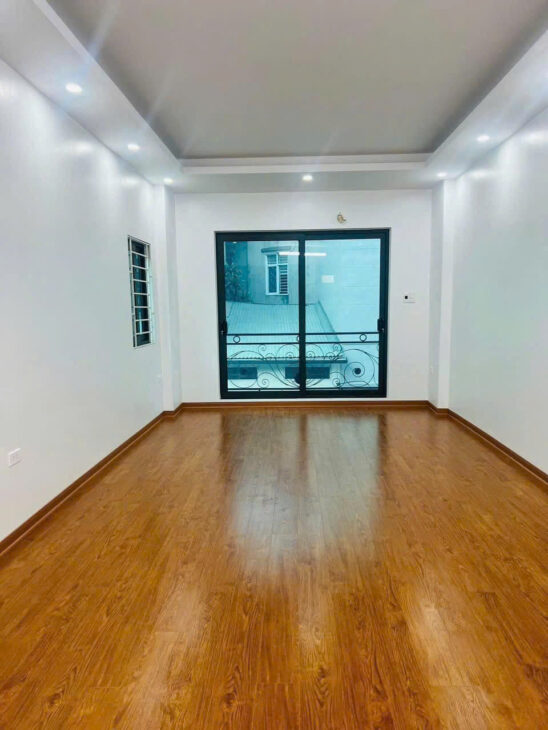 BÁN NHÀ PHỐ BẠCH MAI, 30M2 x 5 tầng xây mới, vài bước ra phố, cạnh TTTM chợ mơ,nhỉnh 5 TỶ.