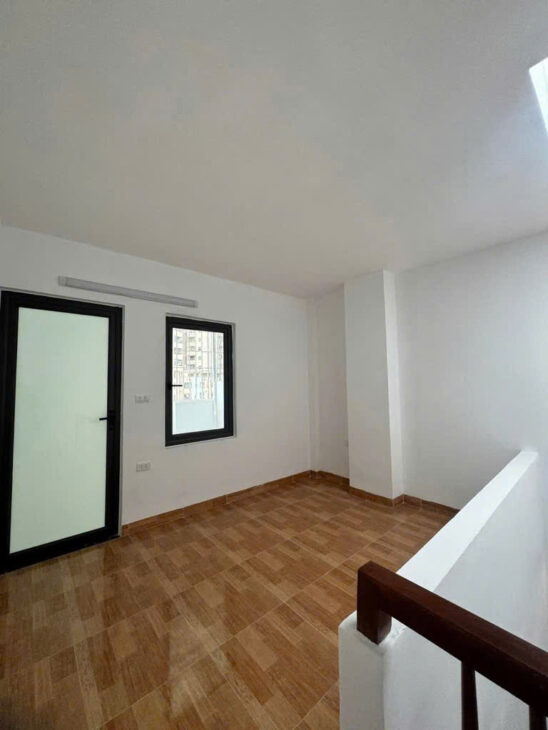 BÁN NHÀ PHỐ BẠCH MAI, 30M2 x 5 tầng xây mới, vài bước ra phố, cạnh TTTM chợ mơ,nhỉnh 5 TỶ.