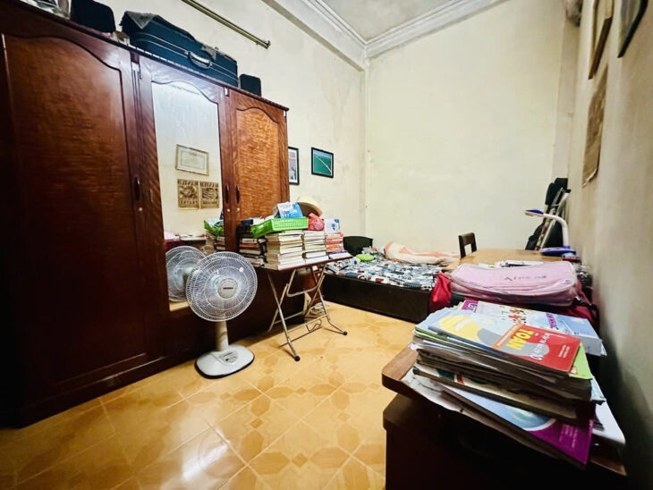 Bán nhà LÒ ĐÚC, 69m2, Ngõ nông gần mặt phố, nhà cũ, đầu tư xây hay để ở đều được, 11,2 tỷ