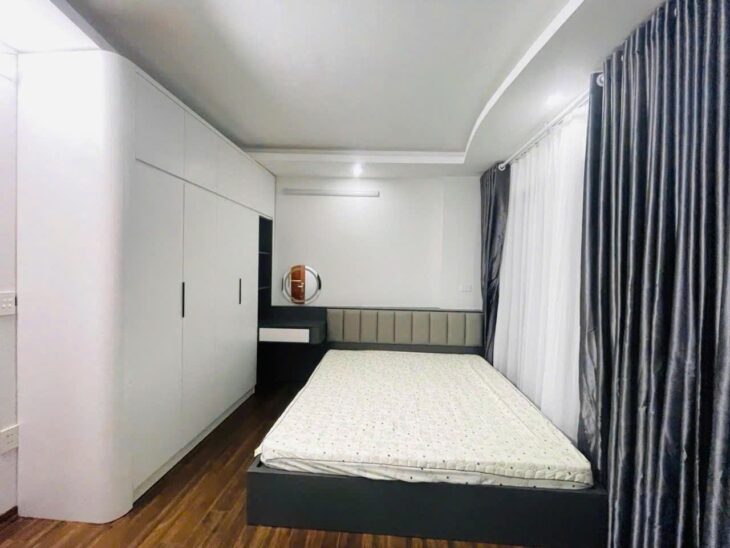 BÁN NHÀ GẦN ĐẠI HỌC PHENIKAA,DT 34m2 x 5T, MT 5.4m, 2 MẶT THOÁNG, NGÕ TO. GIÁ 5,5 TỶ