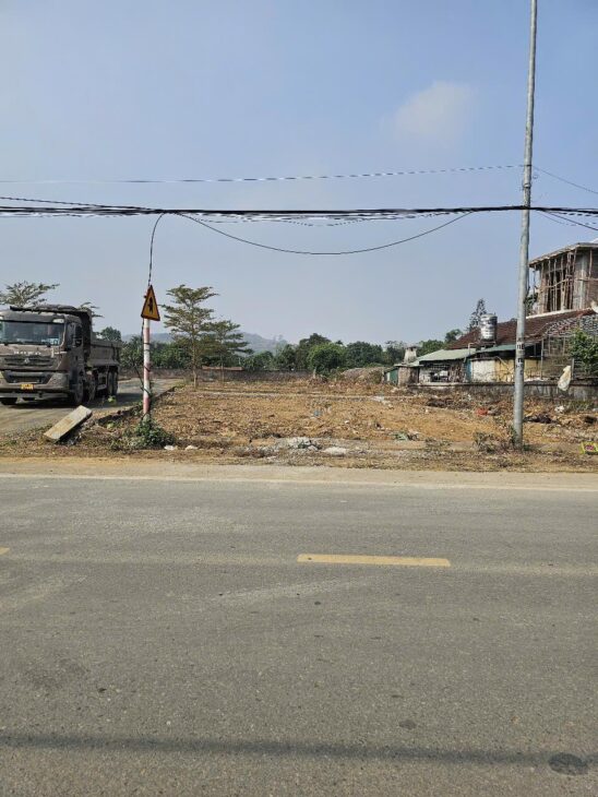 Bán lô đất giá rẻ tại xã Hữu Bằng, Thạch Thất đường ôtô tránh kinh doanh bất chấp nhỉnh 2.9 tỷ