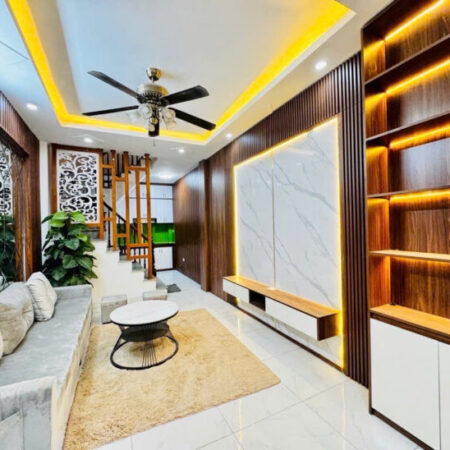 BÁN Nhà Lĩnh Nam 33m 4 Tầng 3 Phòng, Full Nội Thất Giá 4.69 Tỷ Sổ Đổ Riêng